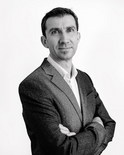 Romain main